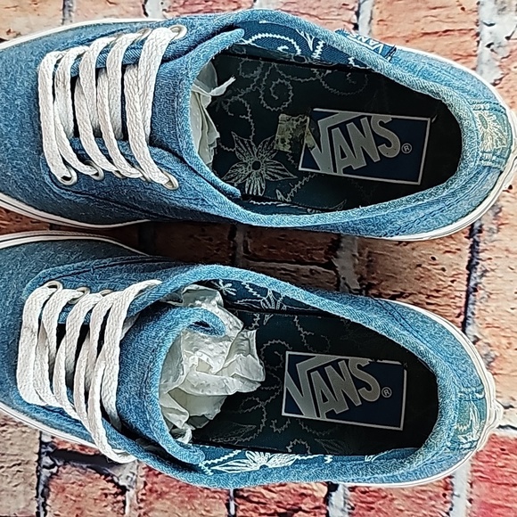 VANS LOWTOP SHOES, WOMEN'S SIZE 6 GUC - Picture 9 of 11